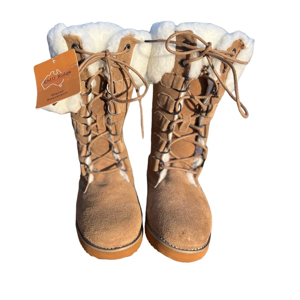 EMU  Ridge Australia Water Resistant Sherpa Boots.  Lace up front,  Stay Warm